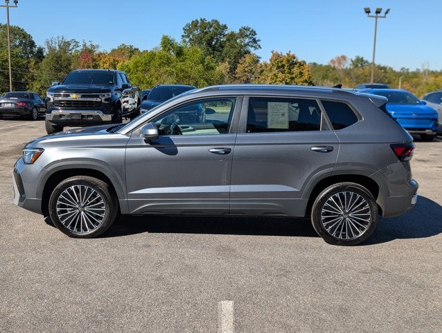 2025 Volkswagen Taos SE