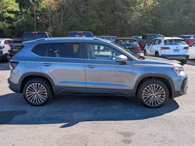 2025 Volkswagen Taos SE