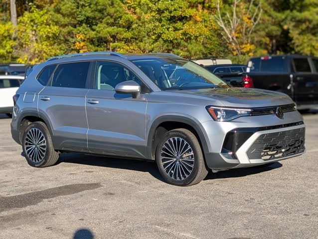 2025 Volkswagen Taos SE