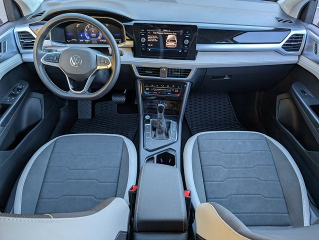 2025 Volkswagen Taos SE