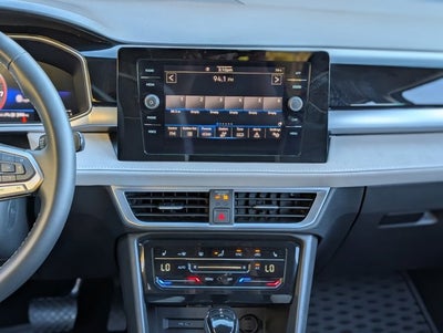 2025 Volkswagen Taos SE