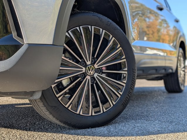 2025 Volkswagen Taos SE