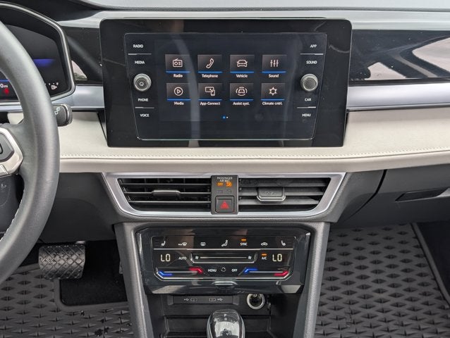 2025 Volkswagen Taos SE