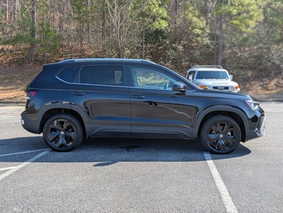 2025 Volkswagen Taos SE