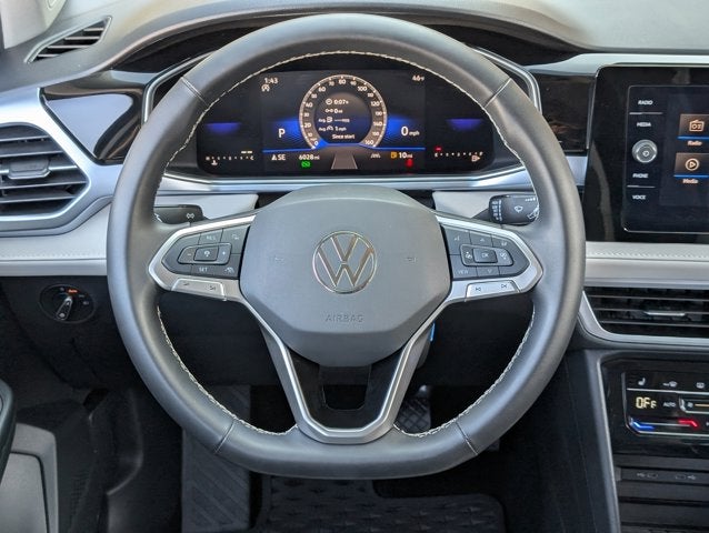 2025 Volkswagen Taos SE