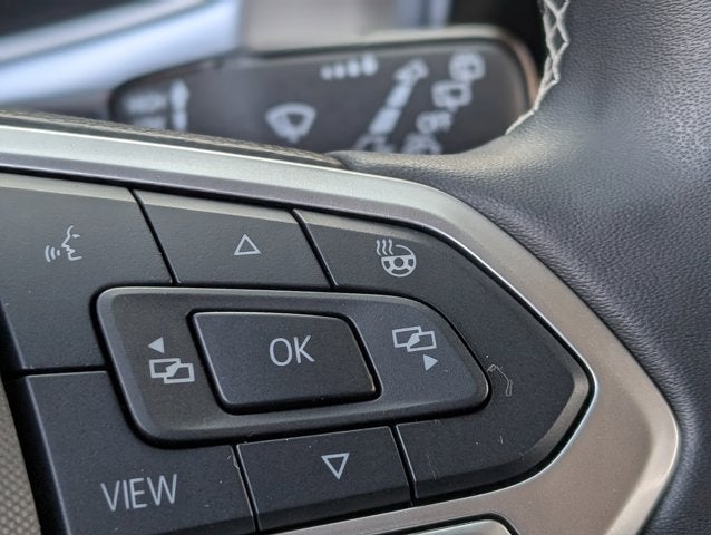 2025 Volkswagen Taos SE