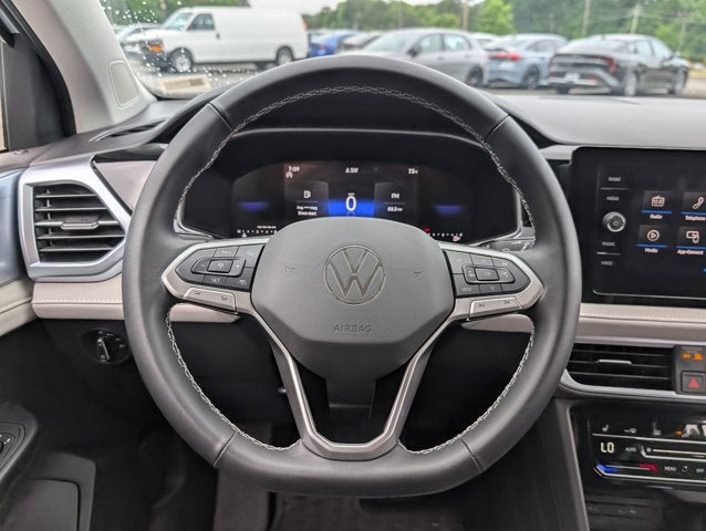 2025 Volkswagen Taos SE