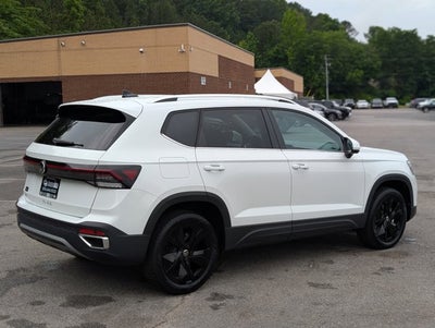 2025 Volkswagen Taos SE