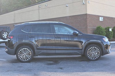 2025 Volkswagen Taos SE