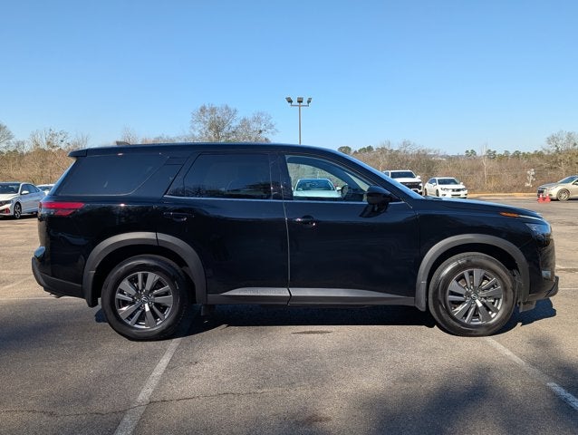 2025 Nissan Pathfinder S