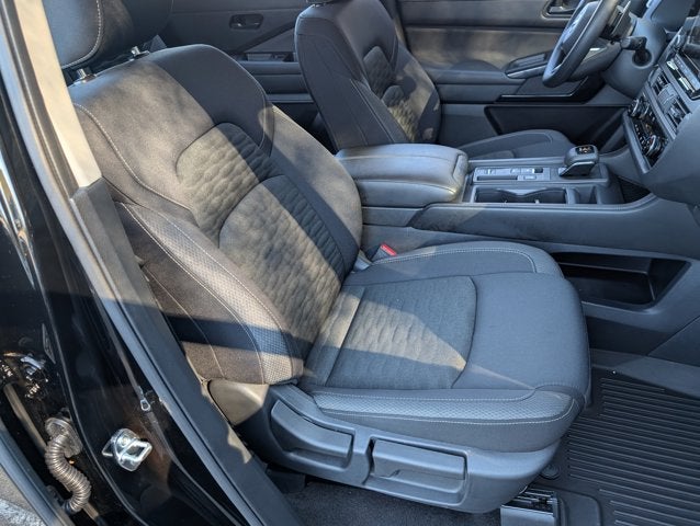 2025 Nissan Pathfinder S