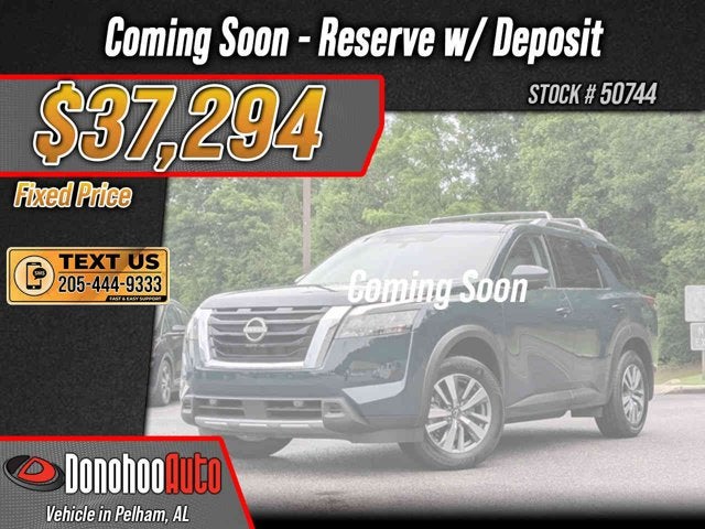 2025 Nissan Pathfinder SL 2WD's photo