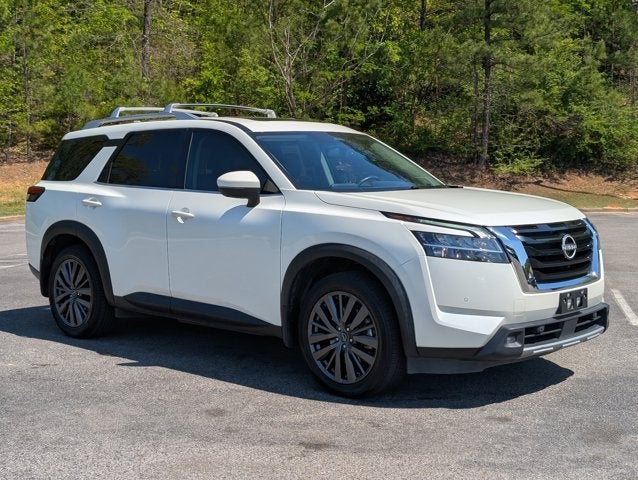 2022 Nissan Pathfinder SL