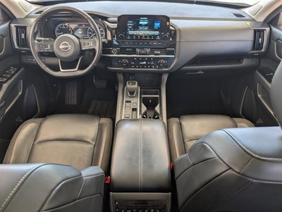 2022 Nissan Pathfinder SL