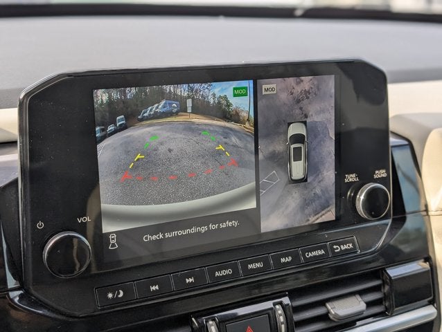 2022 Nissan Pathfinder SL