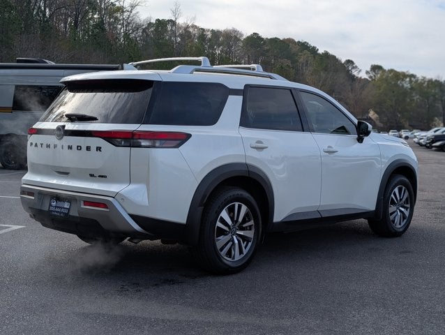 2022 Nissan Pathfinder SL