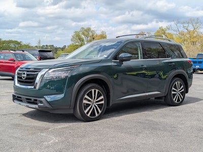 2024 Nissan Pathfinder Platinum