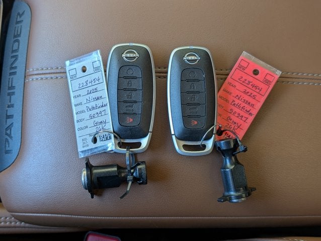 2025 Nissan Pathfinder Platinum