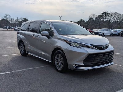 2023 Toyota Sienna XLE