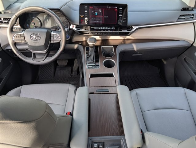 2023 Toyota Sienna XLE