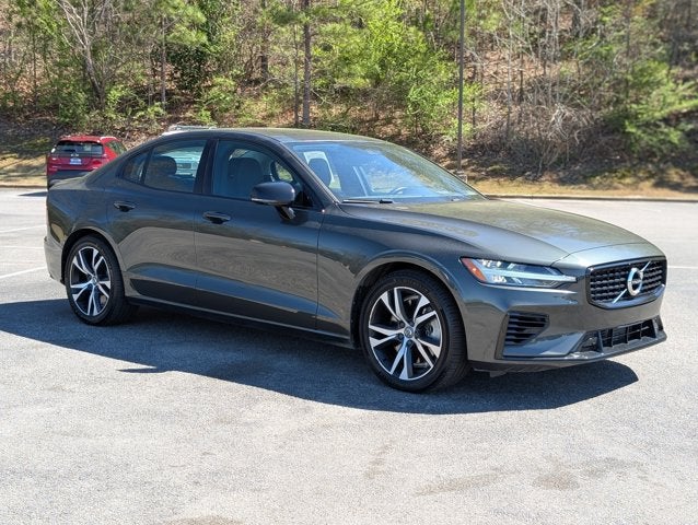 2021 Volvo S60 R-Design Expression