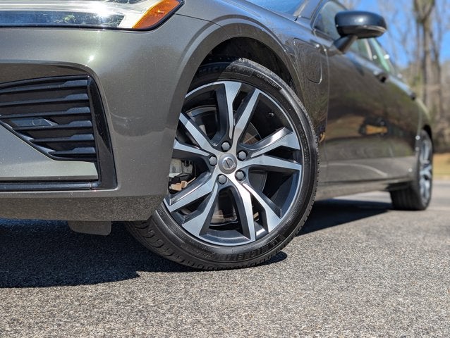 2021 Volvo S60 R-Design Expression