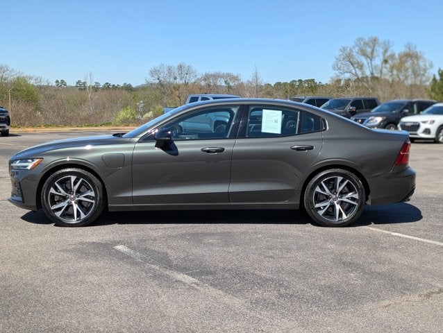 2021 Volvo S60 R-Design Expression