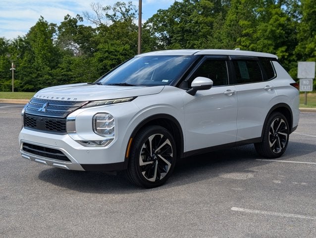2023 Mitsubishi Outlander SE