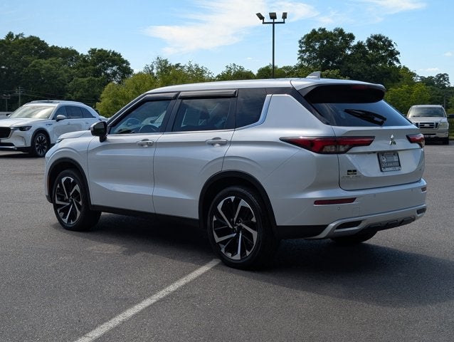 2023 Mitsubishi Outlander SE