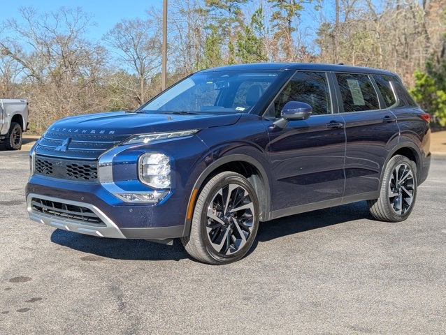 2023 Mitsubishi Outlander SE