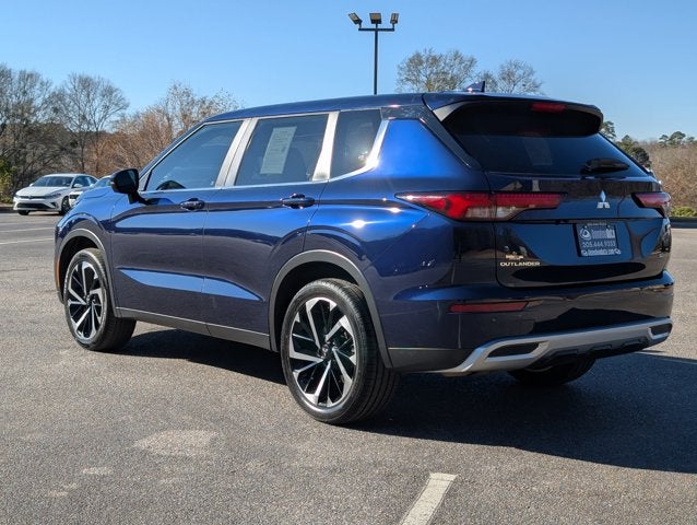 2023 Mitsubishi Outlander SE