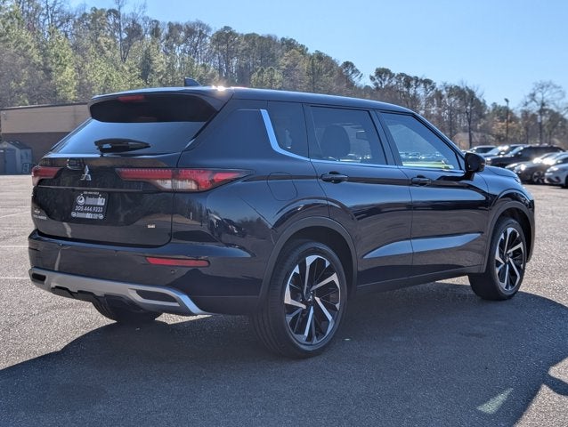 2023 Mitsubishi Outlander SE