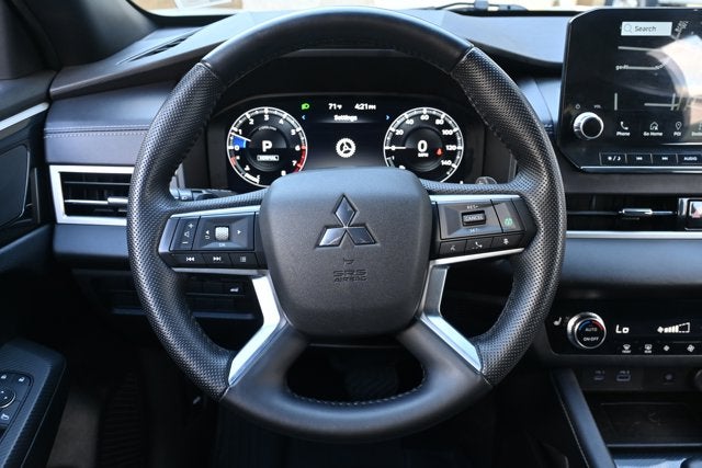 2023 Mitsubishi Outlander SE