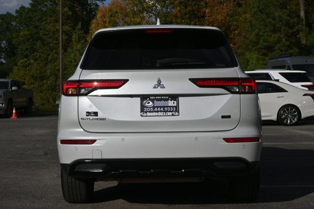 2023 Mitsubishi Outlander SE