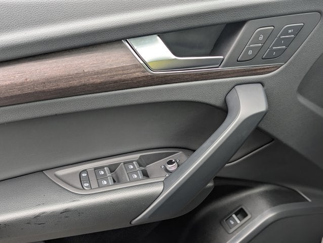 2025 Audi Q5 Premium