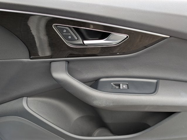 2025 Audi Q7 Premium