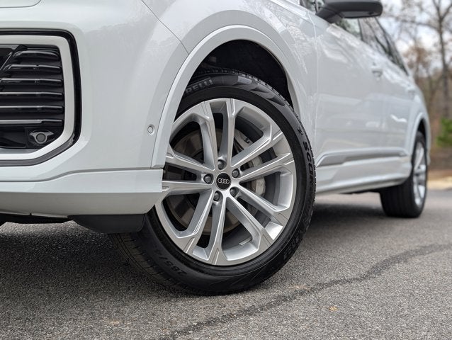 2025 Audi Q7 Premium