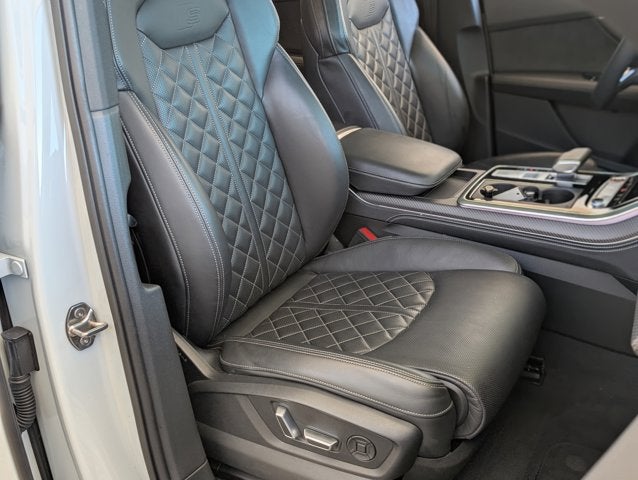 2025 Audi SQ7 Premium Plus