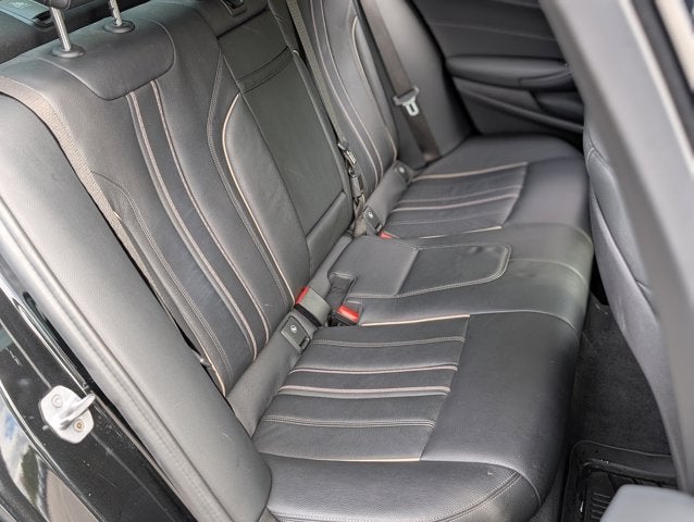 2022 BMW 5 Series 530i