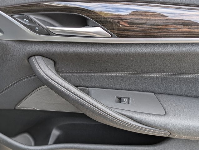 2022 BMW 5 Series 530i