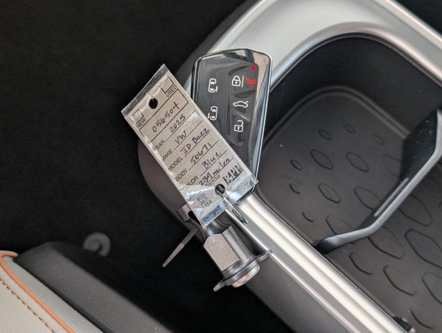 2025 Volkswagen ID. Buzz Pro S Plus