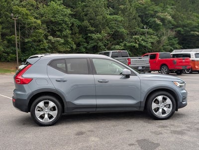 2021 Volvo XC40 Momentum
