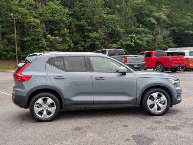 2021 Volvo XC40 Momentum