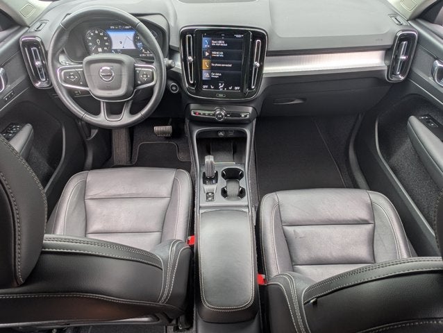 2021 Volvo XC40 Momentum
