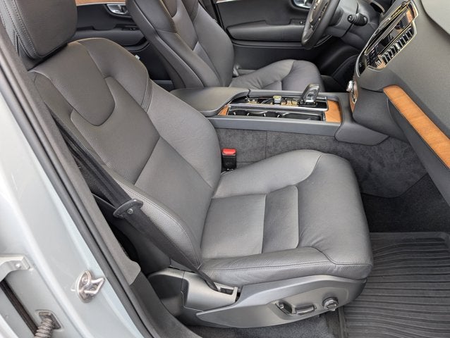 2024 Volvo XC90 Recharge Plug-In Hybrid Plus Bright Theme