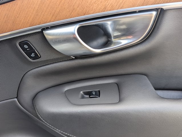 2024 Volvo XC90 Recharge Plug-In Hybrid Plus Bright Theme