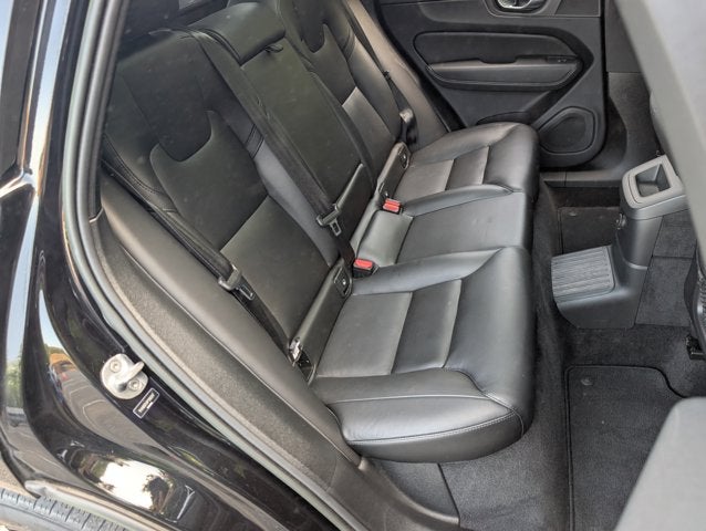 2023 Volvo XC60 Recharge Plug-In Hybrid Core Bright Theme