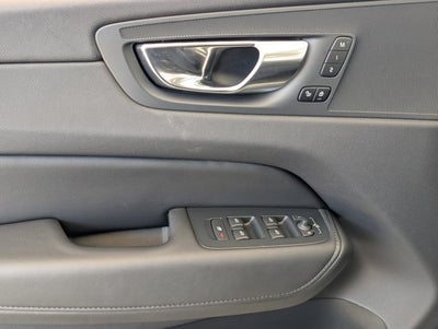 2024 Volvo XC60 Core Dark Theme