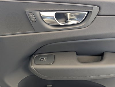 2024 Volvo XC60 Core Dark Theme