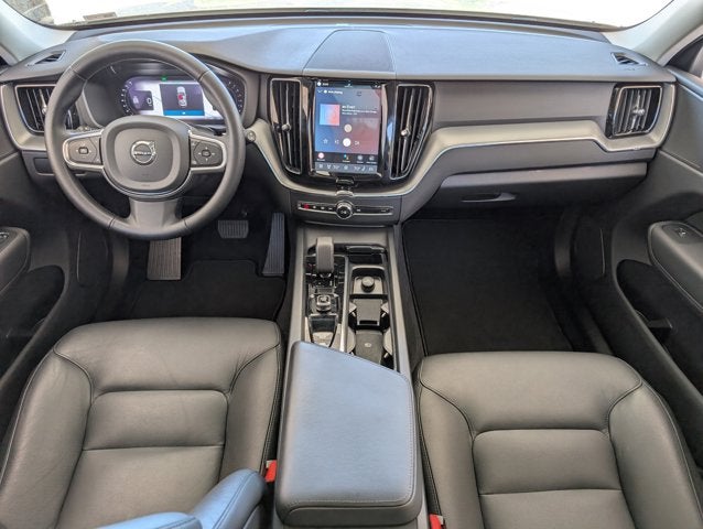 2024 Volvo XC60 Core Dark Theme